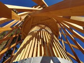 Structure en treillis et plate-forme inférieure